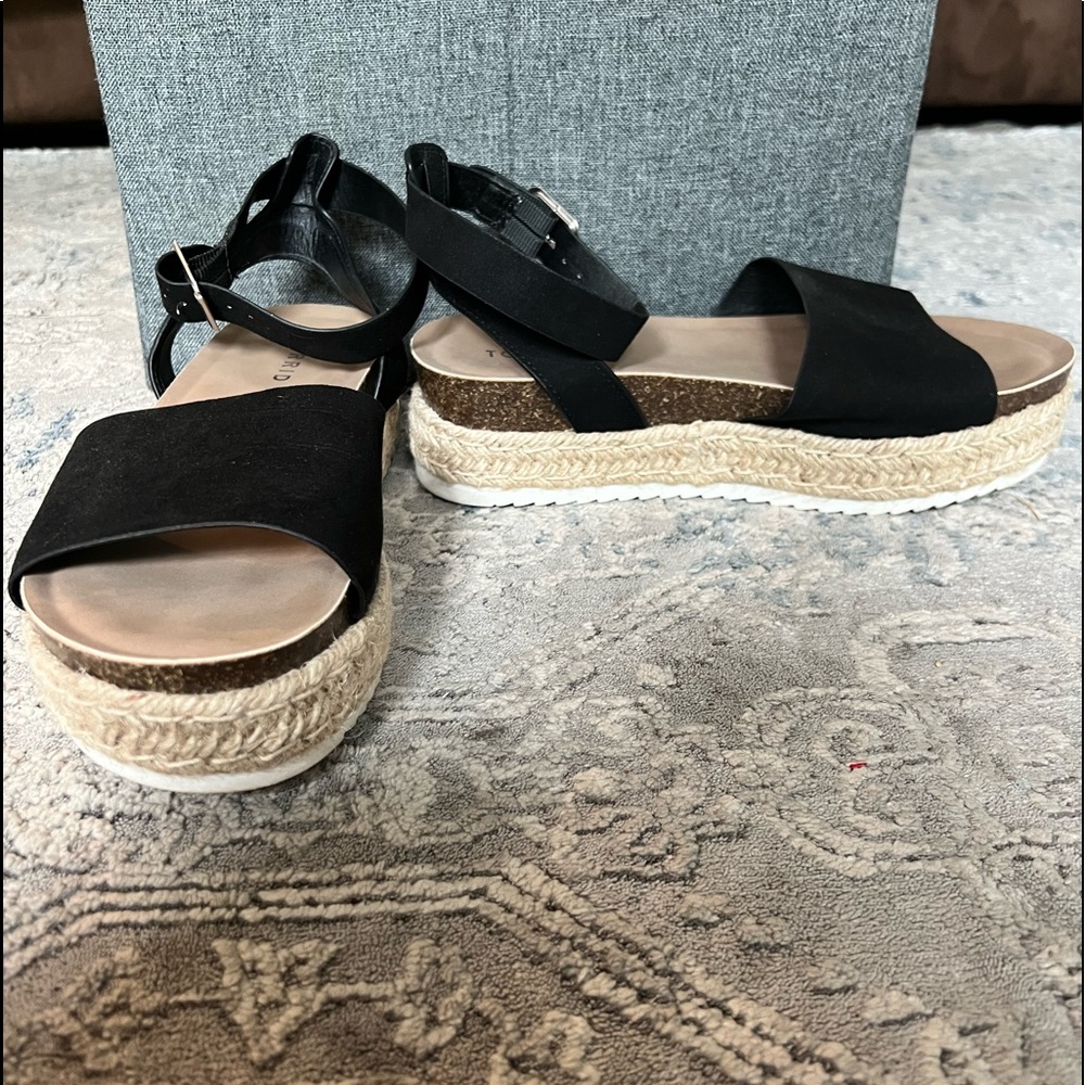 Torrid
Black Faux Suede Espadrille Platform Sandals